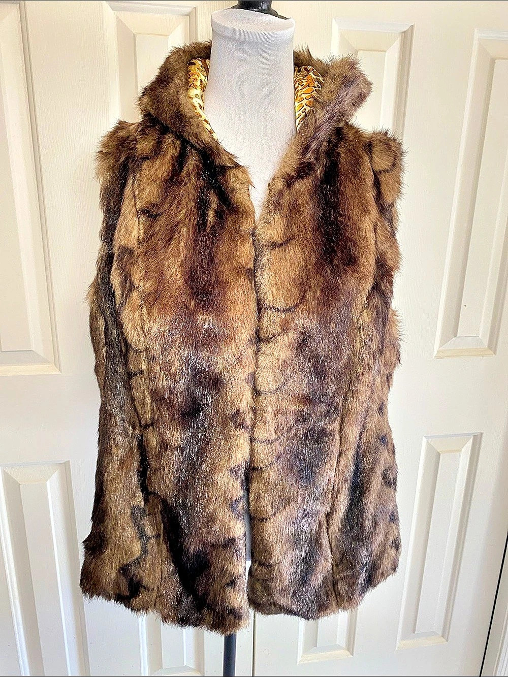 Peter Nygard Faux Fur Animal Print Hooded Vest Size 14